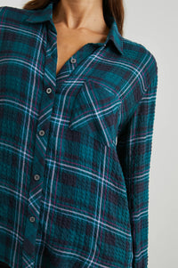 Brady Shirt - Pine Fuchsia