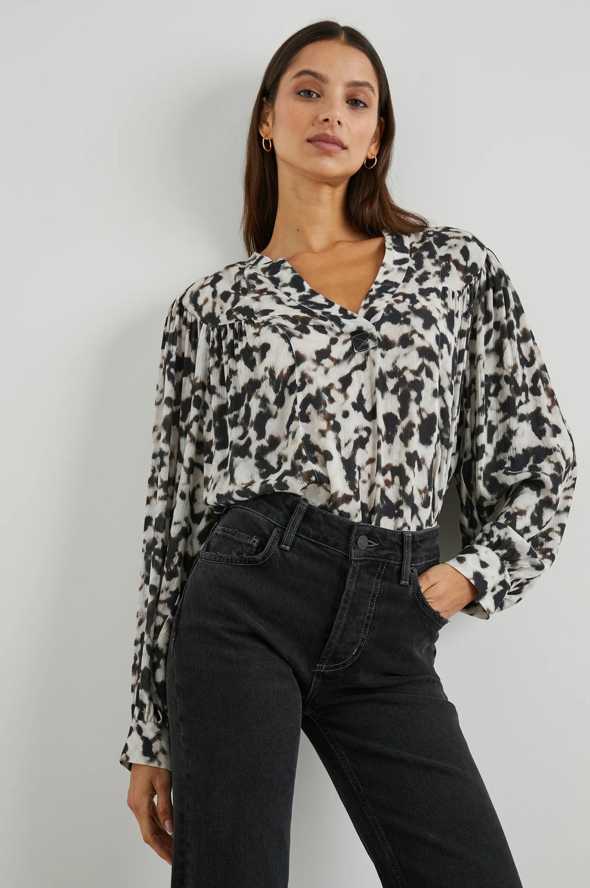 Fable Top - Blurred Cheetah