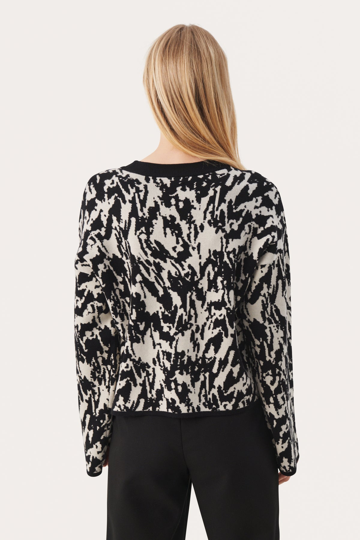 Centa Pullover - Black Textured Jacquard
