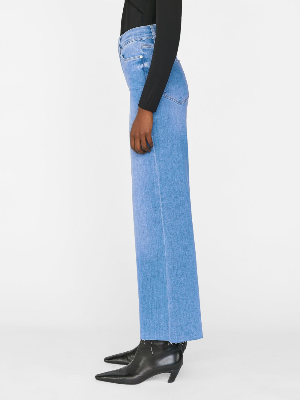 Le Palazzo Crop - Jonah