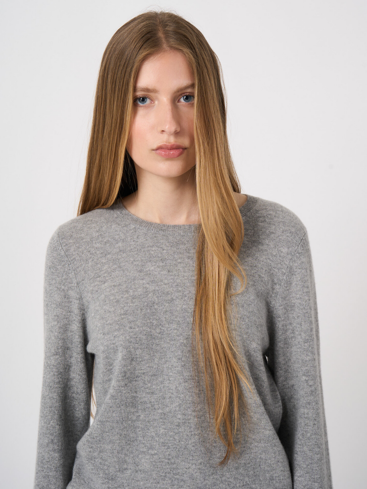 100528 Knitted Pullover - Light Grey