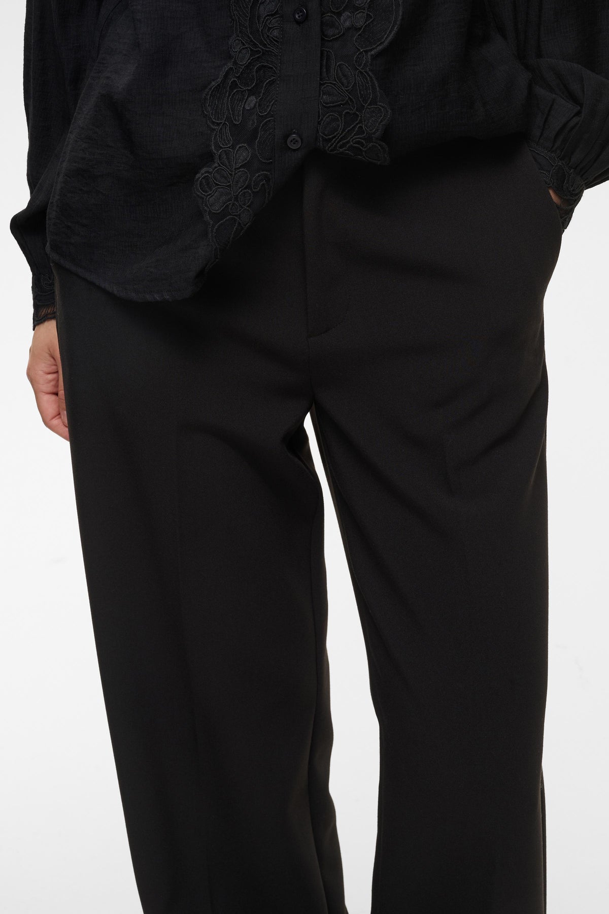 Cassie Straight Pant - Black