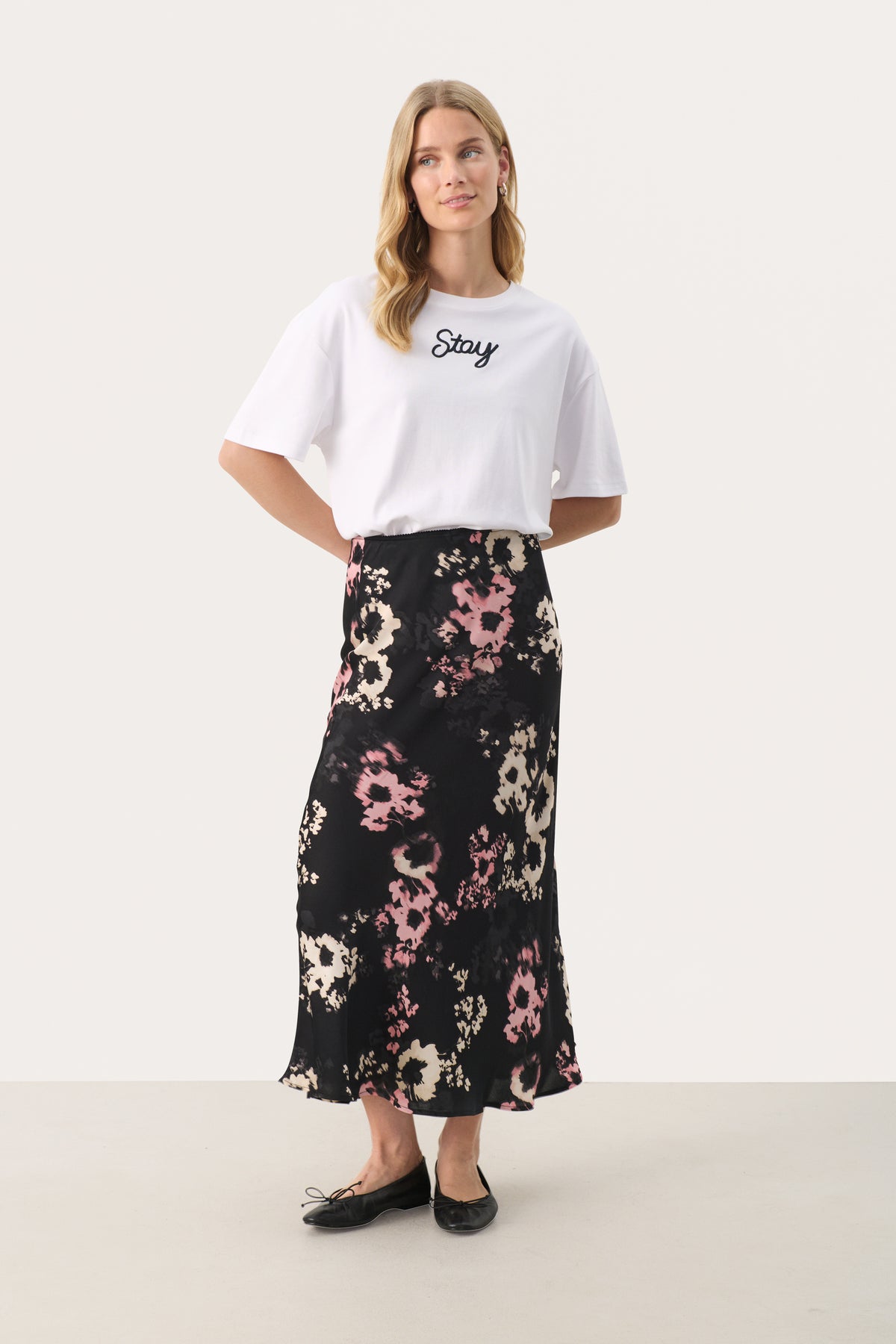 Laurina Skirt - Black Blurred Flower