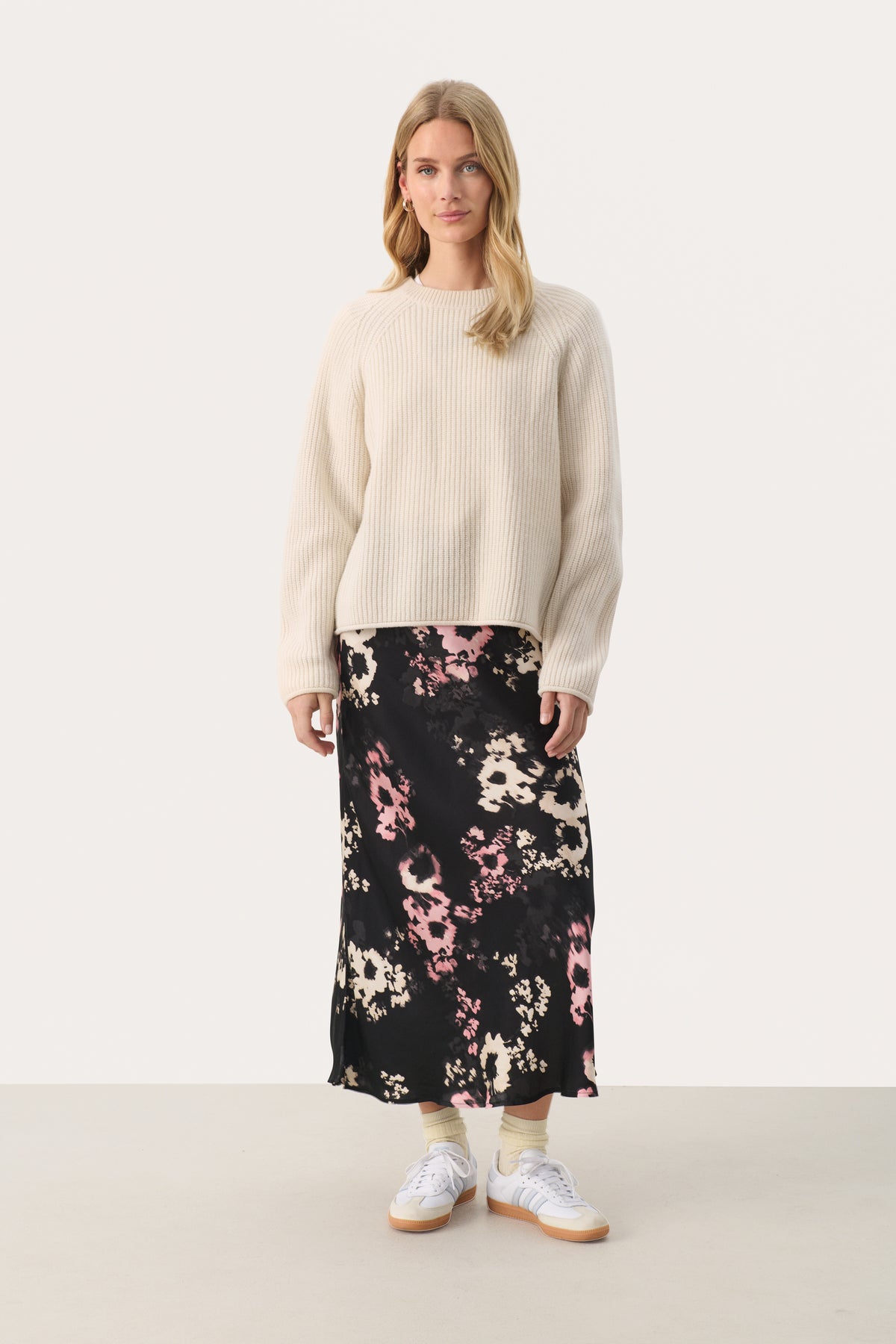 Laurina Skirt - Black Blurred Flower