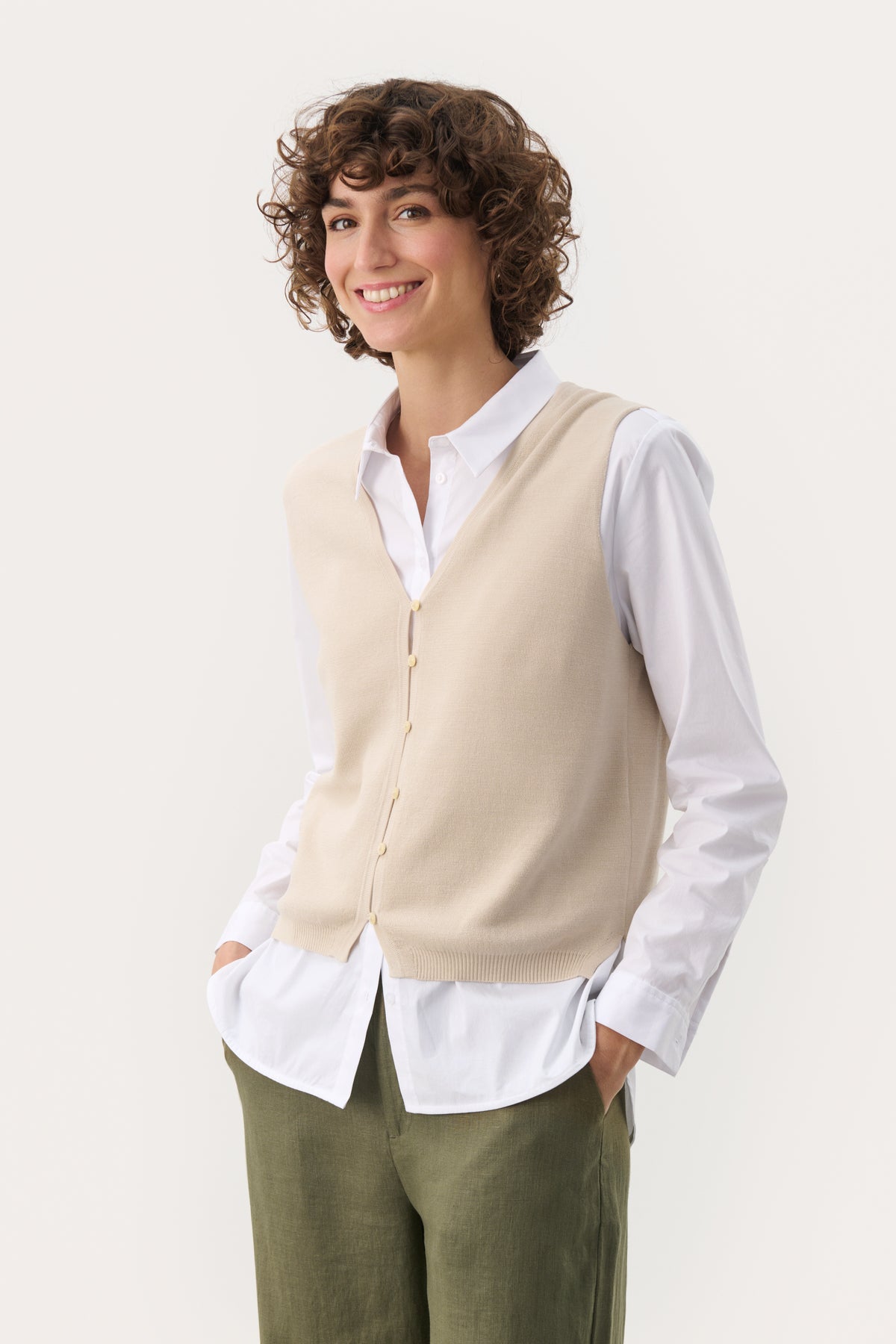 Natika Vest - French Oak