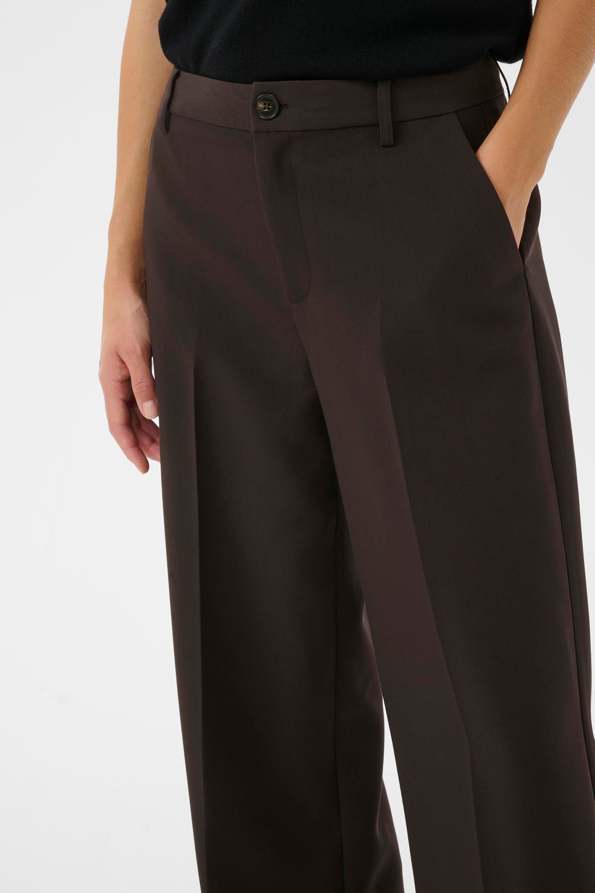 Ninnesa Pant - Ganache