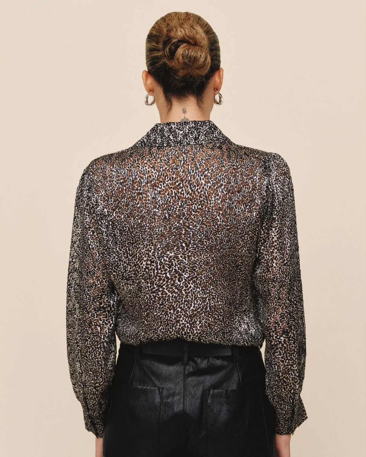 3/4 Bishop Sleeve Button Up - Silver Leopard