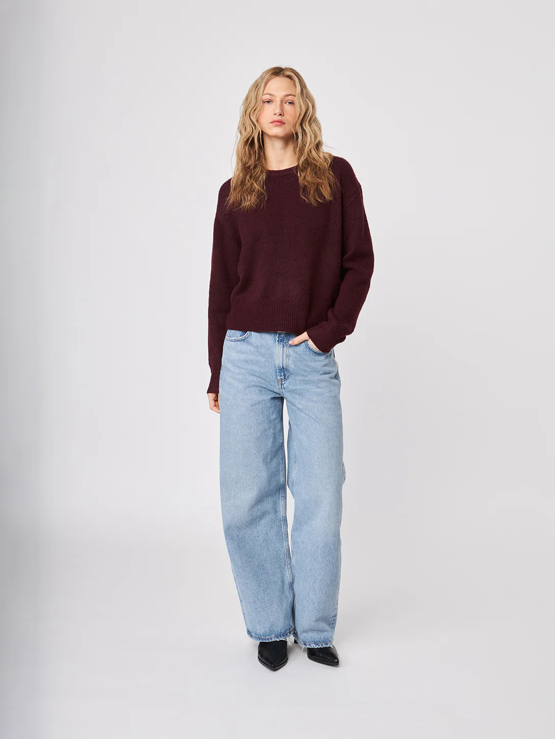 Wilfred Sweater - Merlot