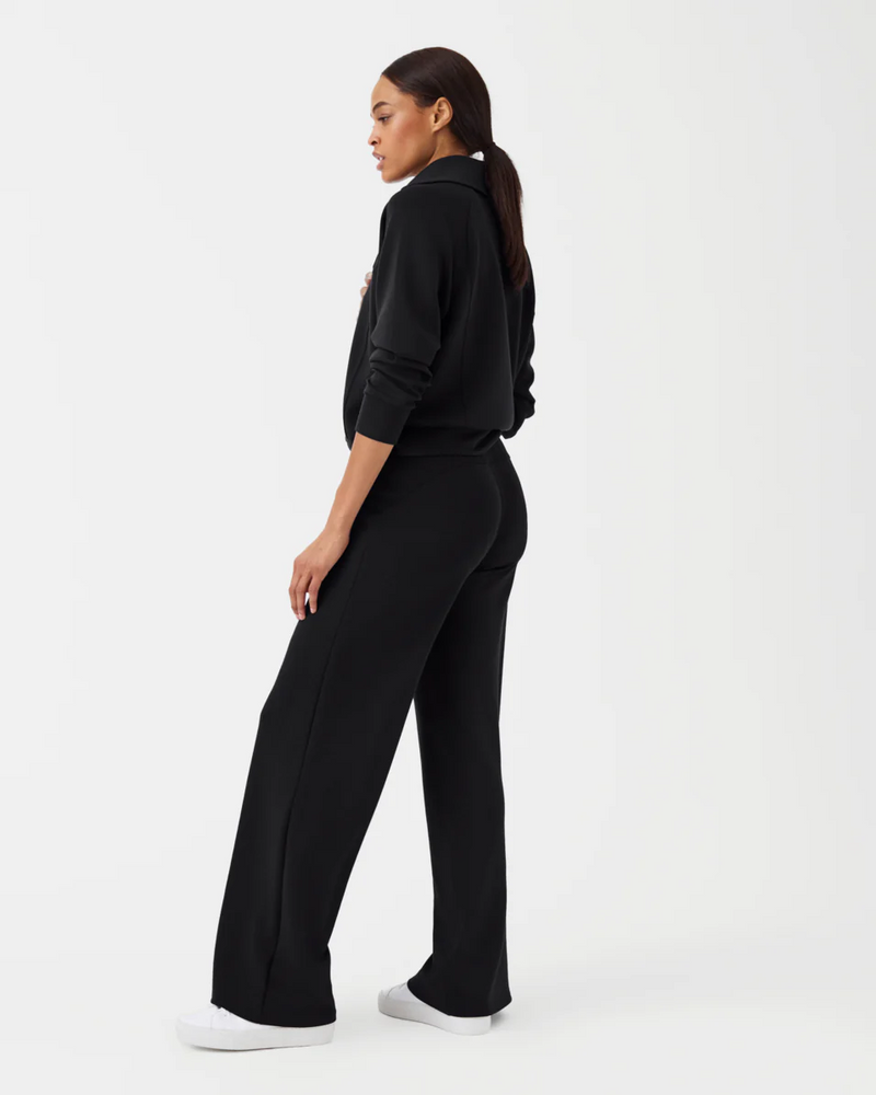 AirEssentials Wide Leg Pant - Very Black