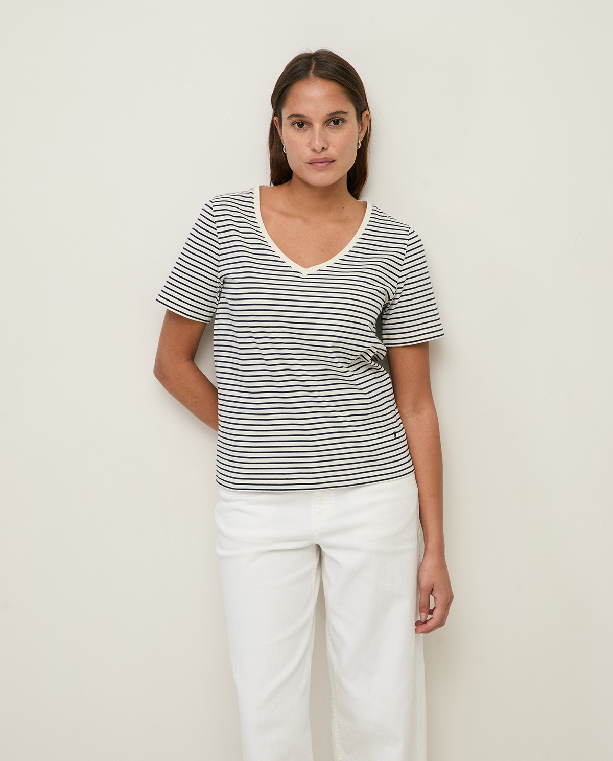 Striped Basic TShirt VNeck - Ecru/Navy