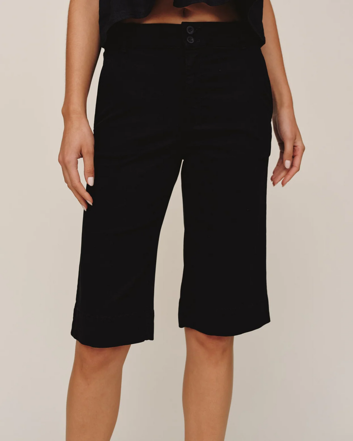 Saige Bermuda Short - Black