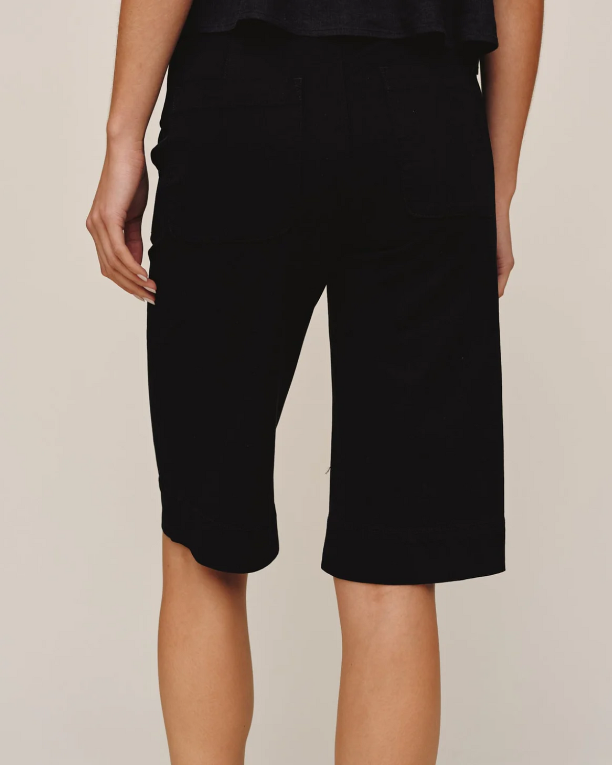 Saige Bermuda Short - Black