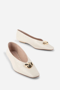 Celda Crinkle Patent Flat - Cream