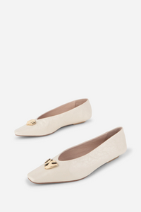 Celda Crinkle Patent Flat - Cream
