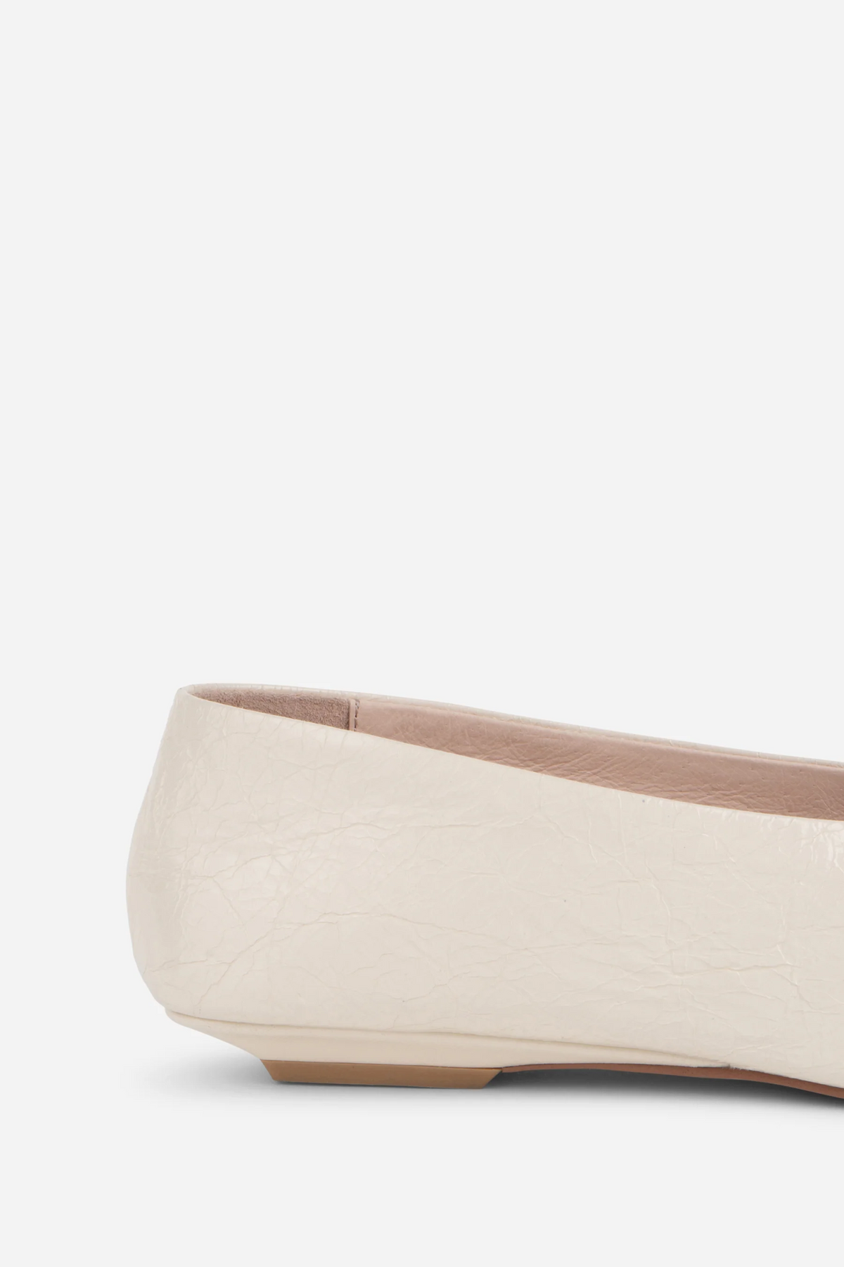 Celda Crinkle Patent Flat - Cream