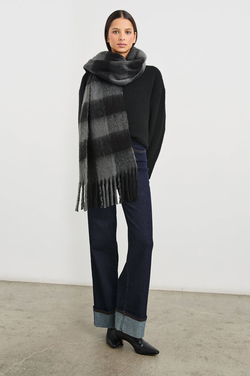 Oslo Scarf - Charcoal Black