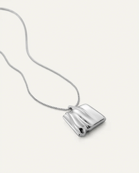 Sundra Pendant Necklace - Silver