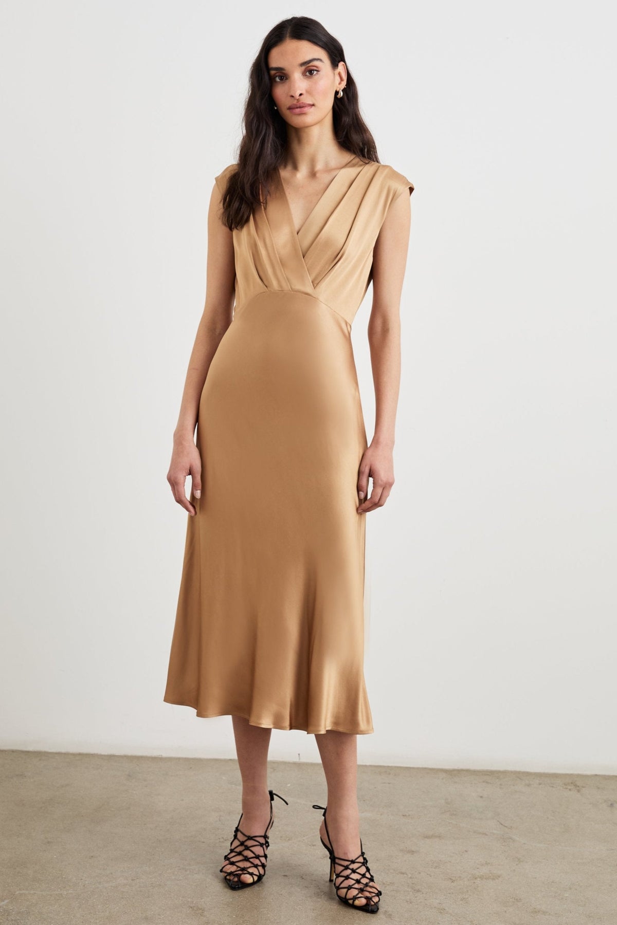 odella midi dress Women's Odella V-Neck Midi Dress in Green