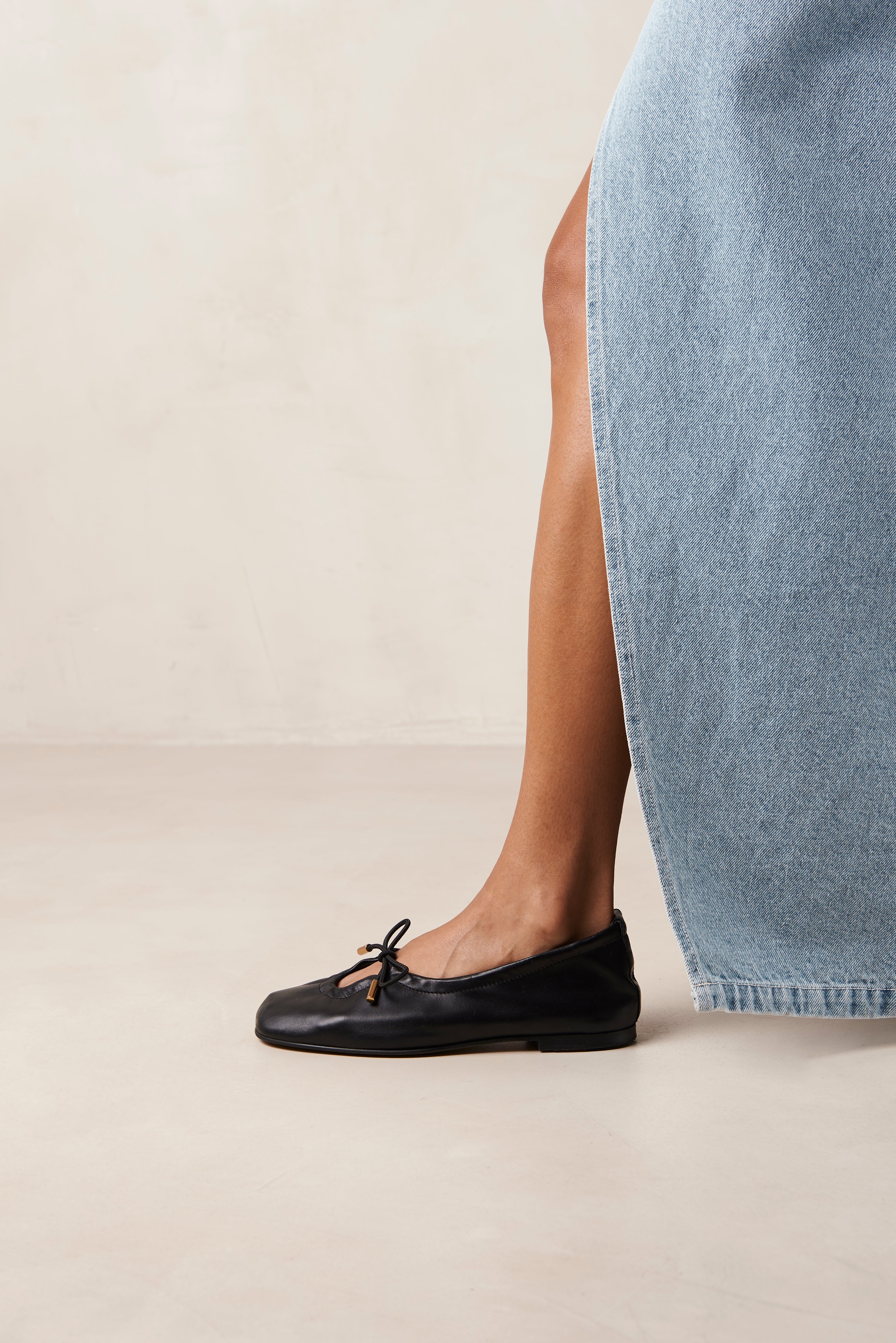 ALOHAS Rosalind ブラック 37 Rosalind Ballet Flat - Black Leather - Alohas – Twist Fashions Inc.