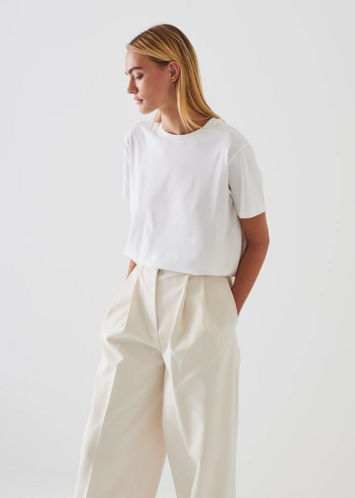 Iconic Pima Cotton Stretch Boyfriend T-Shirt - White