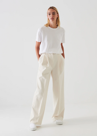 Iconic Pima Cotton Stretch Boyfriend T-Shirt - White