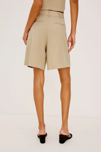 Zamora Short - Almond