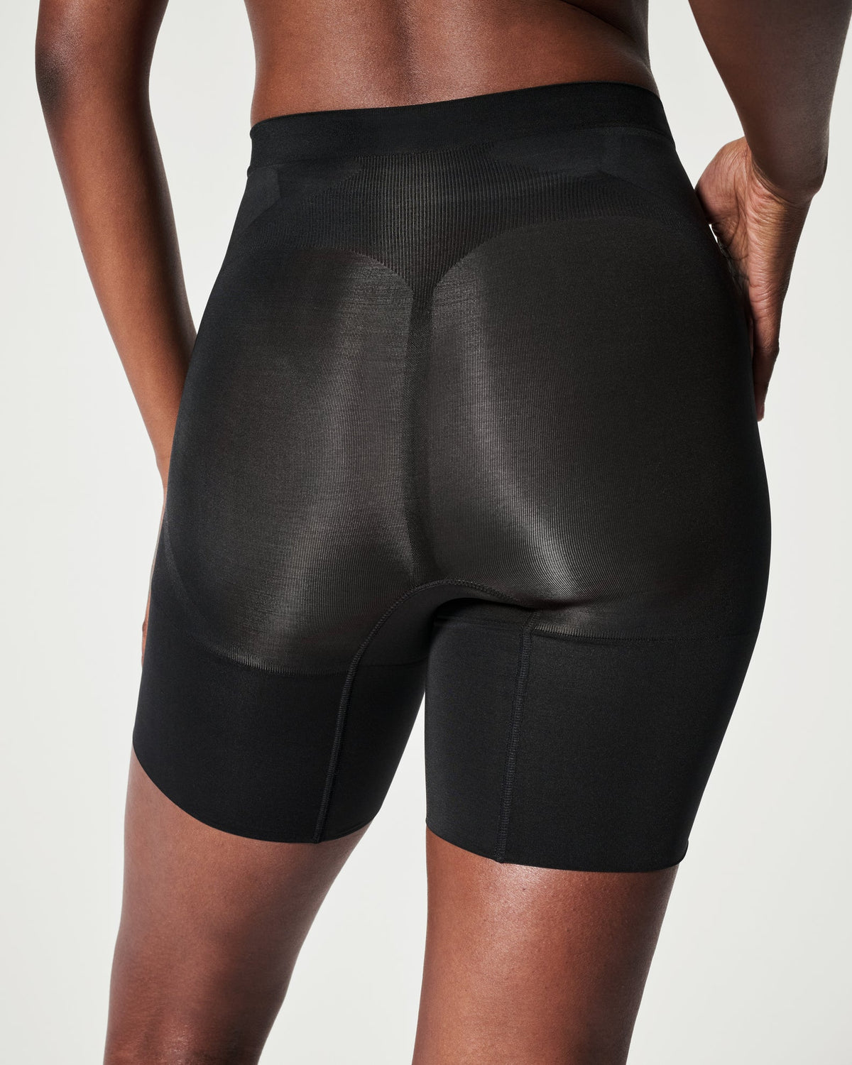 OnCore Mid-Thigh Short - Very Black - Spanx – Twist Fashions Inc.