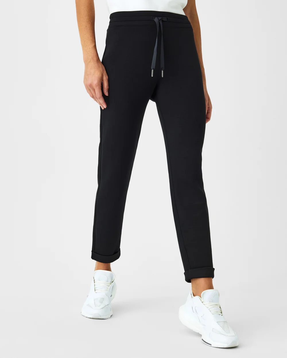 AirEssentials Tapered Pant - Very Black