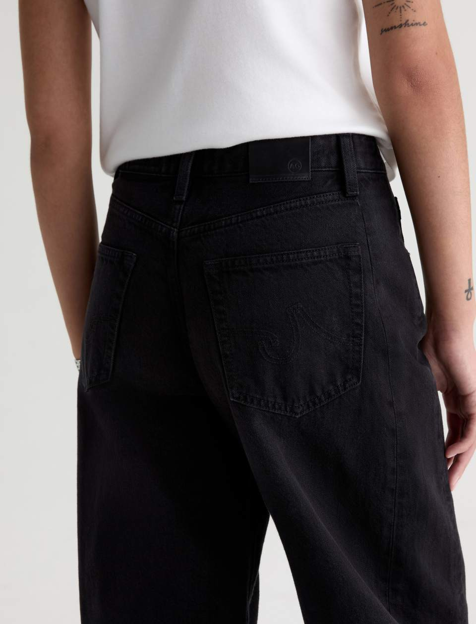 Hattie Barrel - Super Black