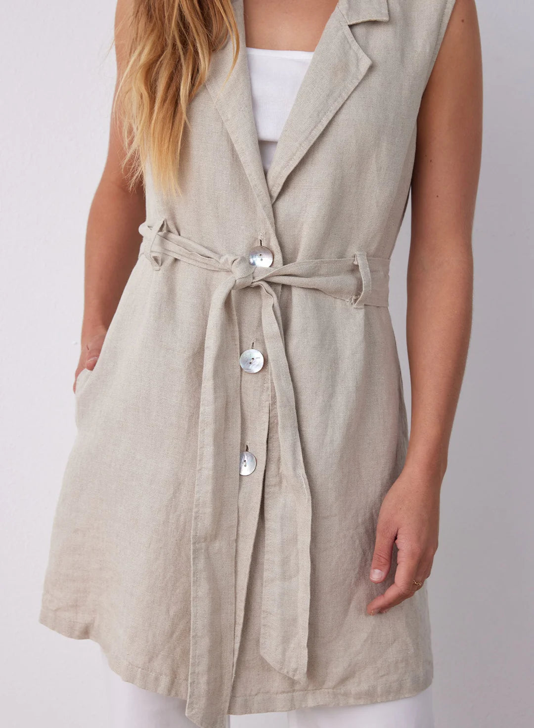 Sleeveless Belted Blazer Linen Sand Bella Dahl L LINEN SAND